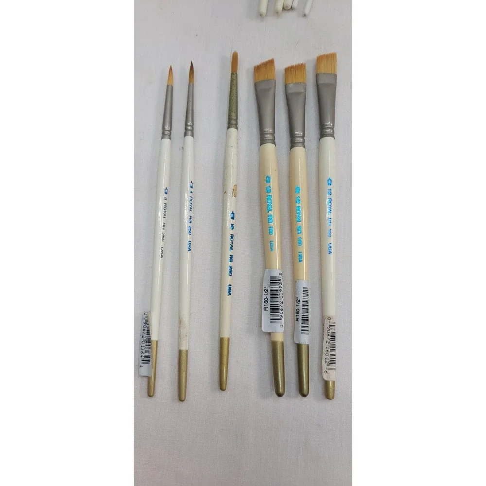 70 Plus New Craft Paintbrushes‎ Mostly Royal Some Loew Cornell comes with Holder
